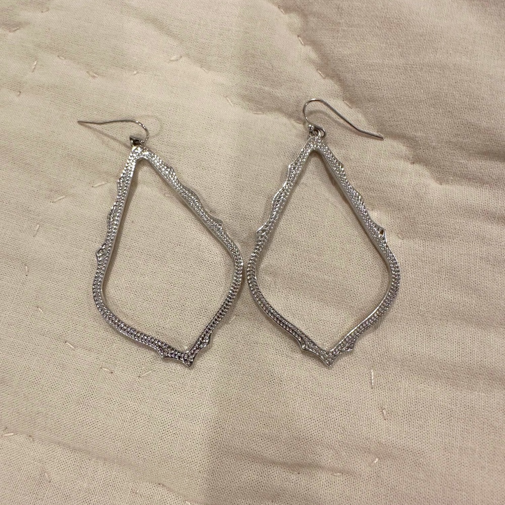Kendra Scott Sophia Drop Earrings in Silver